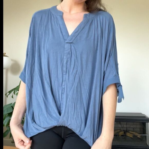 Seven7 Sheer Back Twist Hem Blue Blouse M - Picture 13 of 13